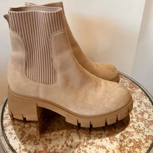 Steve Madden tan Chelsea boots